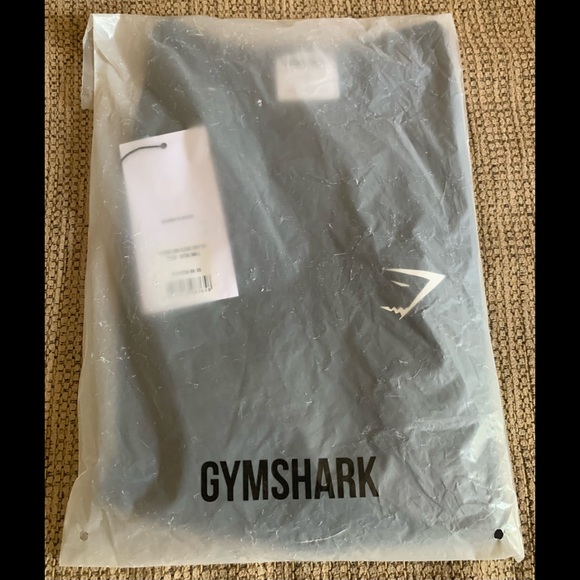 BNWT GYMSHARK WOMEN TRAINING LONG SLEEVE CROP TOP - BLACK - Size XS - ACTIVEWEAR - Picture 4 of 11